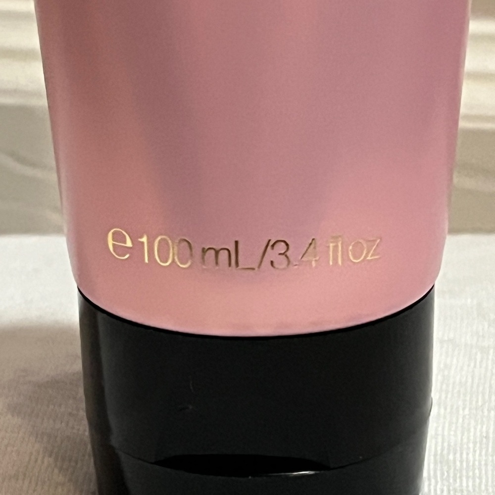 Victoria’s Secret Bombshell Fragrance Lotion 3.4 oz Pink New - Picture 3 of 5